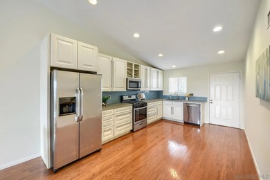 Perched on the top floor with breathtaking panoramic views - photo 7
