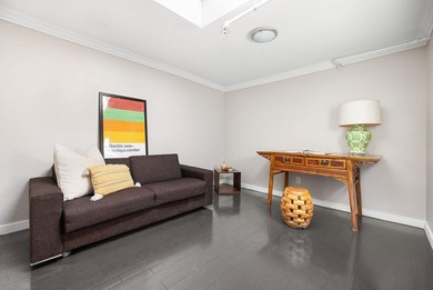 A rare opportunity to acquire a renovated three-family townhouse - photo 9