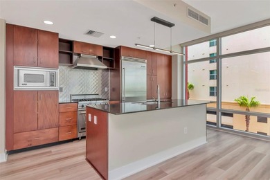 Fantastic 4th Floor rare corner Bronze Floorplan home with - photo 3