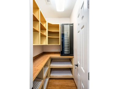 Welcome home to 137 Poppy Ct, this 2-bedroom, 2-bath home