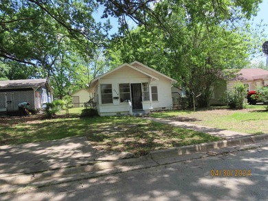 Arkansas River Home For Sale in North Little Rock Arkansas
