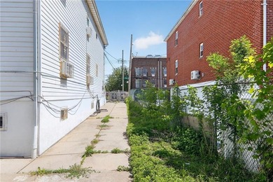 Welcome to 1026 East 86th Street-a rare find in prime Canarsie - photo 31