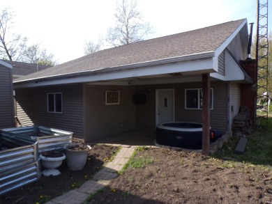 Lake Home For Sale in Wolcottville, Indiana