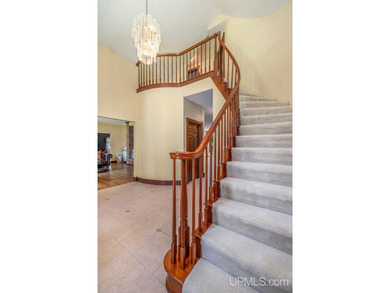 Some homes simply check the boxes. This one defines the - photo 4