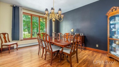 Some homes simply check the boxes. This one defines the - photo 8