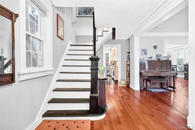 3BR | 4Ba | Elegant pre-war residence on a DOUBLE LOT with - photo 3