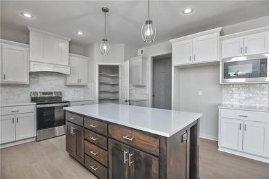 This stunning 2-story Harlow 5 home offers 5 bedrooms, 4 baths - photo 4