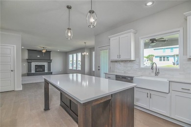 This stunning 2-story Harlow 5 home offers 5 bedrooms, 4 baths - photo 5
