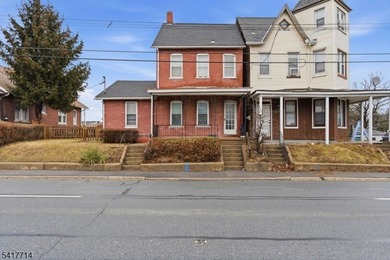 (private lake, pond, coastal) Home For Sale in Phillipsburg Town New Jersey