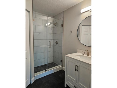 Enjoy easy access with First-Floor convenience in Regency Park - photo 11