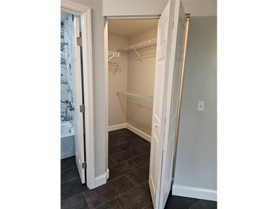 Enjoy easy access with First-Floor convenience in Regency Park - photo 14