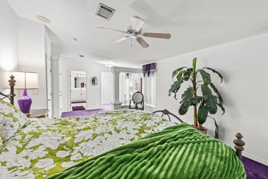 WOW! HUGE PRICE DROP!!! This charming split floor plan 2 car - photo 18
