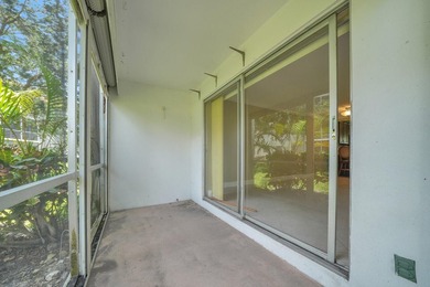 55+ Building. Fully renovated 1st floor, 1BR/1.5BA with den unit - photo 21