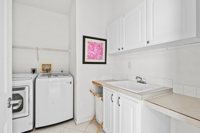 WOW! HUGE PRICE DROP!!! This charming split floor plan 2 car - photo 29