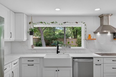 Tucked into the Queensborough neighborhood on James Island, this - photo 10