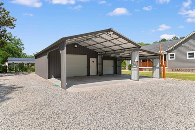 Welcome to this beautiful, recent built 3-bedroom, 2-bath home - photo 2