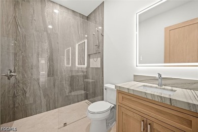 Brand-new waterfront luxury in Cape Coral's iconic Yacht Club - photo 33