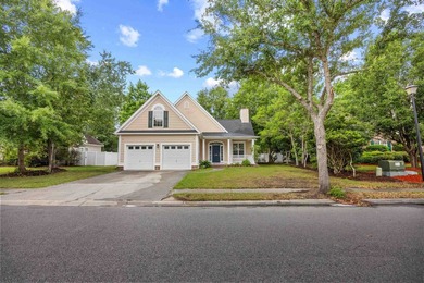 Lowcountry charm meets an exceptional location! Enjoy the - photo 3