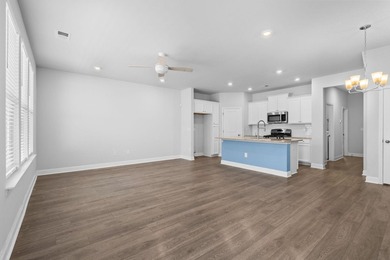 Welcome to Belle Harbor Townhomes! This beautifully maintained - photo 3