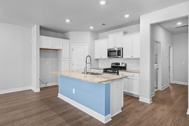 Welcome to Belle Harbor Townhomes! This beautifully maintained - photo 9