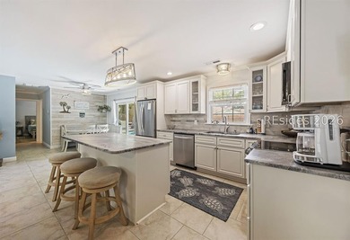 Turn-key, fully renovated beach home in the highly sought-after - photo 15