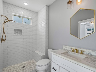 Gorgeous, custom 2020 built home! This stunning 4 bedroom, 3 - photo 22