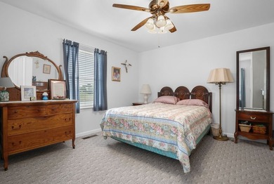 2/215 Well maintained Rancher overlooking the 8th Fairway - photo 23