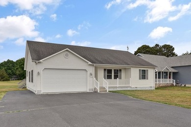 2/215 Well maintained Rancher overlooking the 8th Fairway - photo 34