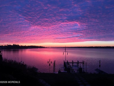 Experience breathtaking morning sunrises and dramatic, sweeping - photo 7