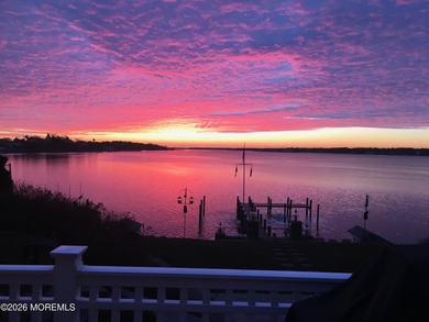 Experience breathtaking morning sunrises and dramatic, sweeping - photo 8