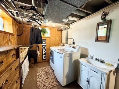 Welcome to this spacious and well-maintained home offering 1,814 - photo 50