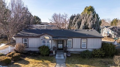 Lake Home For Sale in Redmond, Oregon
