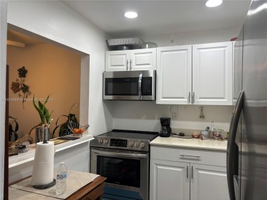 Lake Condo For Sale in Sunrise, Florida