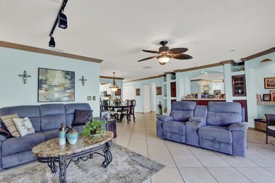 Excellent opportunity to own this 2 bed, 2 bath home close to - photo 17