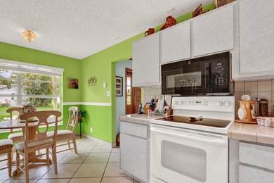 Excellent opportunity to own this 2 bed, 2 bath home close to - photo 21