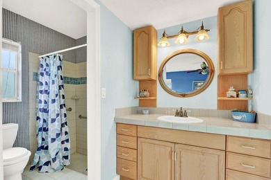 Excellent opportunity to own this 2 bed, 2 bath home close to - photo 27