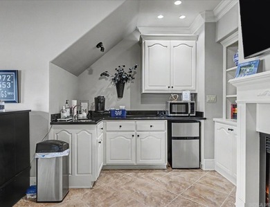 Experience luxury lake living at its finest in the prestigious - photo 34