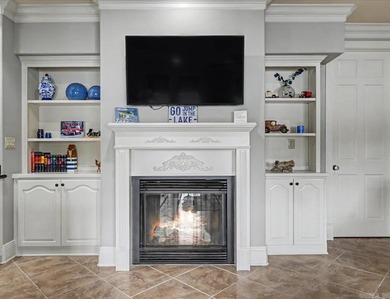 Experience luxury lake living at its finest in the prestigious - photo 35