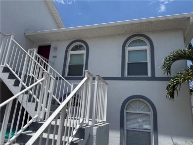 Lake Townhome/Townhouse For Sale in Lake Placid, Florida