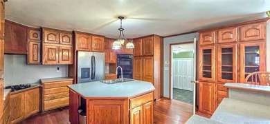 HOME SWEET HOME-JUST MINUTES FROM THE LAKE! Discover the perfect - photo 12