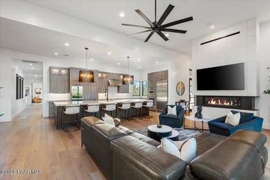 Experience this Beautiful Architecturally Refined Mountain - photo 12
