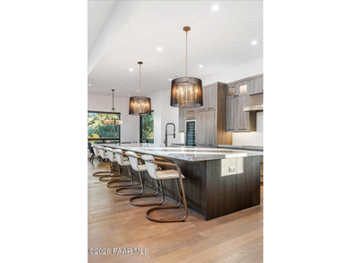 Experience this Beautiful Architecturally Refined Mountain - photo 14