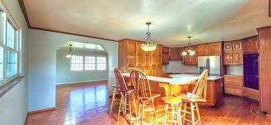 HOME SWEET HOME-JUST MINUTES FROM THE LAKE! Discover the perfect - photo 17