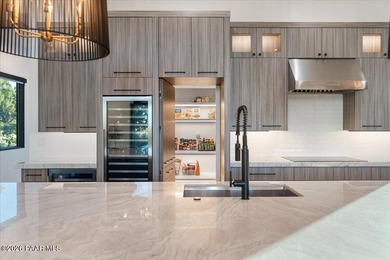 Experience this Beautiful Architecturally Refined Mountain - photo 17
