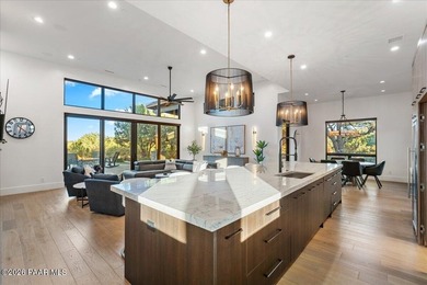 Experience this Beautiful Architecturally Refined Mountain - photo 18