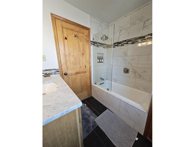 This home has a lot to offer! The main house is a comfortable - photo 8