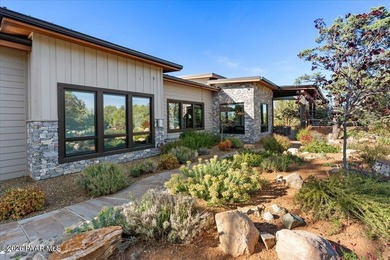 Experience this Beautiful Architecturally Refined Mountain - photo 39