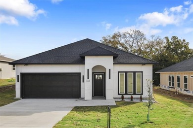 Lake Home For Sale in Gun Barrel City, Texas