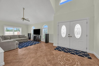 Beautiful CBS pool home on 4.4 acres in the highly sought-after - photo 4