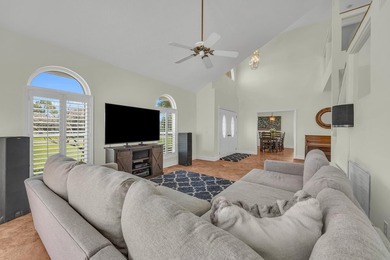 Beautiful CBS pool home on 4.4 acres in the highly sought-after - photo 8
